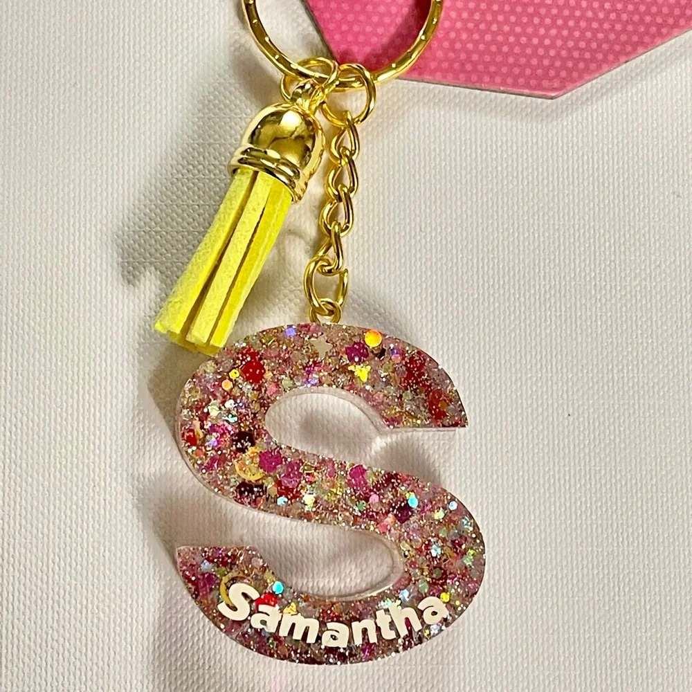 Samantha letter S‎ glitter resin keychain